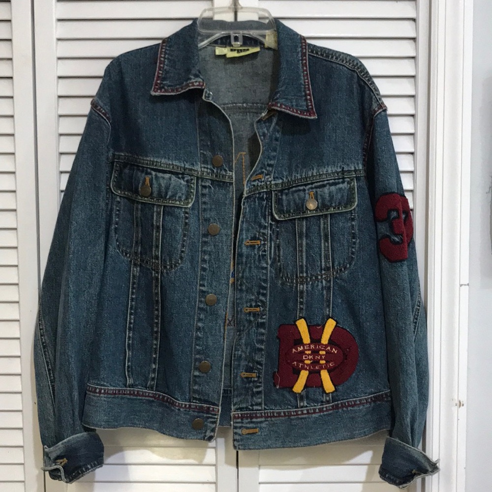 DKNY Jeans denim jacket wmns sz P. See measurement